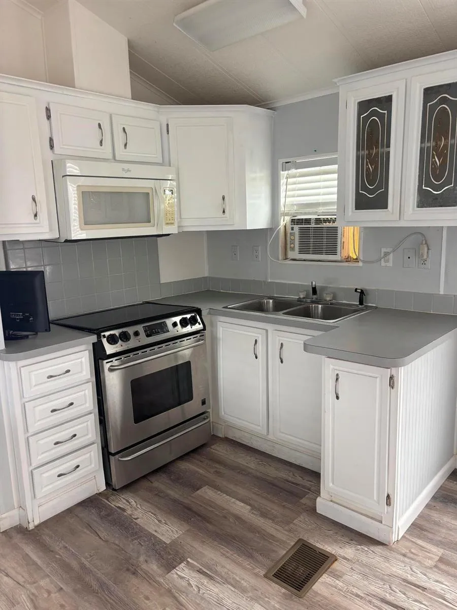 36 E 2nd Street #p4 Key Largo, FL 33037
