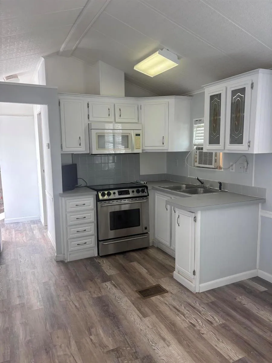36 E 2nd Street #p4 Key Largo, FL 33037