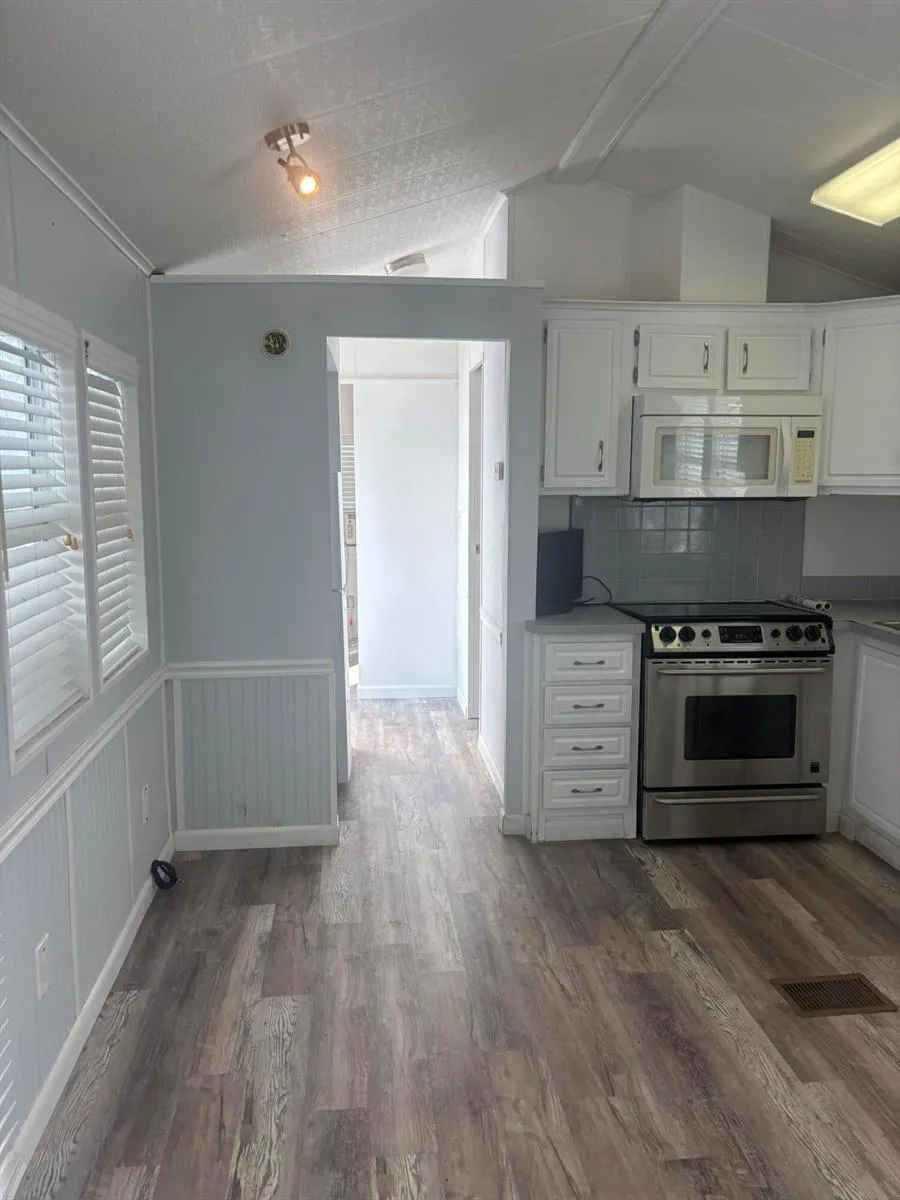 36 E 2nd Street #p4 Key Largo, FL 33037