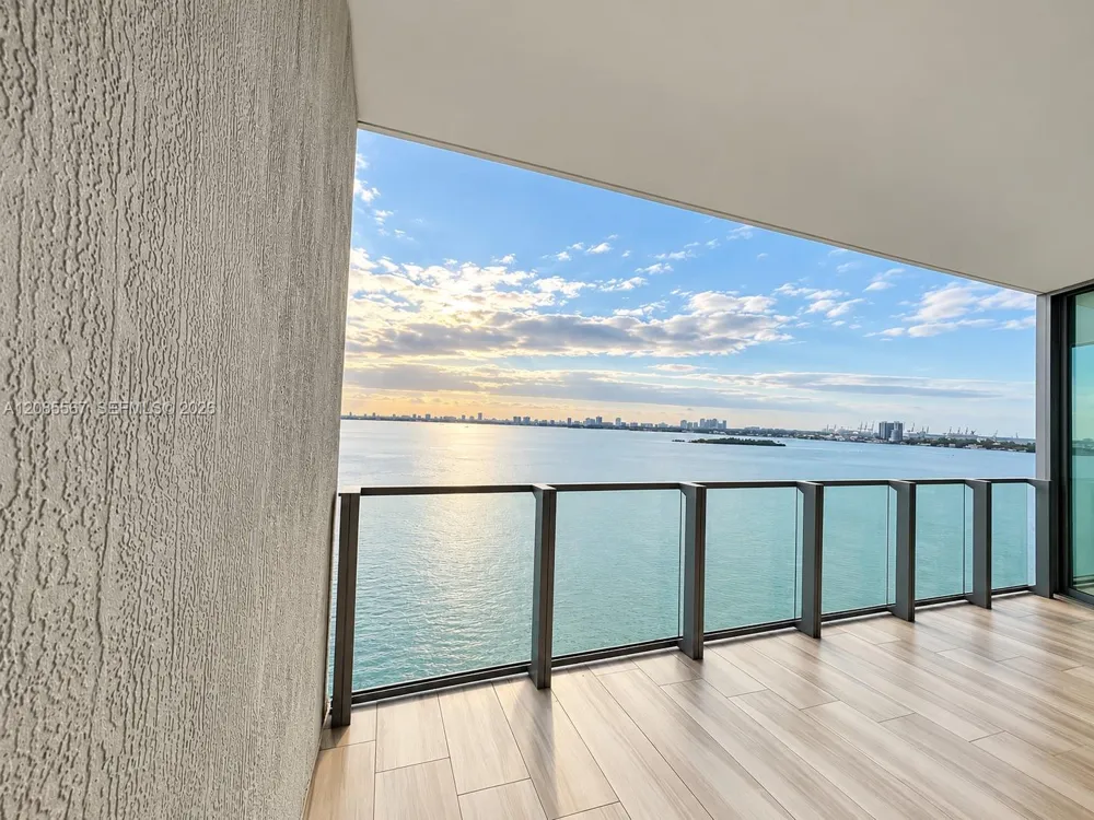 2900 NE 7th Ave #1104 Miami, FL 33137