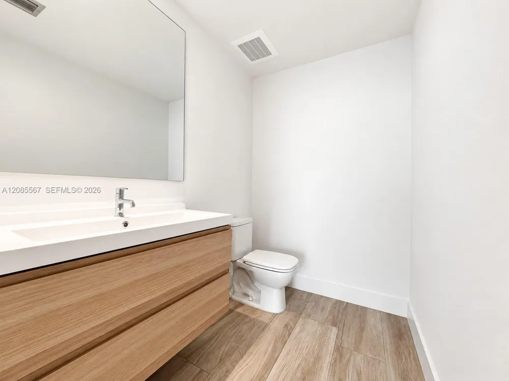 2900 NE 7th Ave #1104 Miami, FL 33137