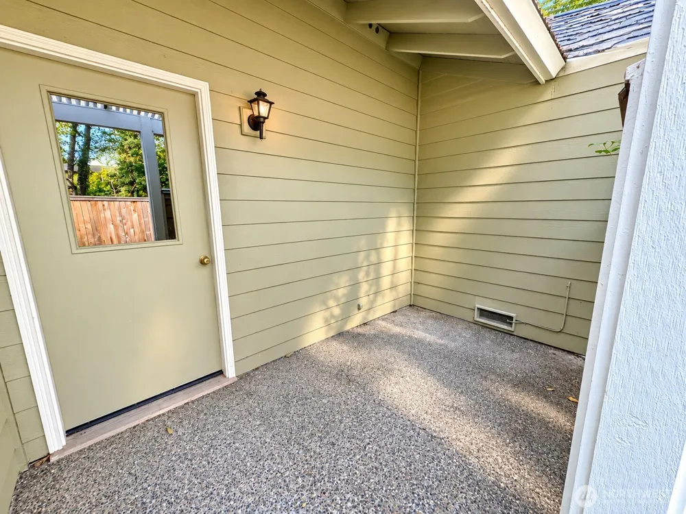 911 NW Leisure Lane Bremerton, WA 98311