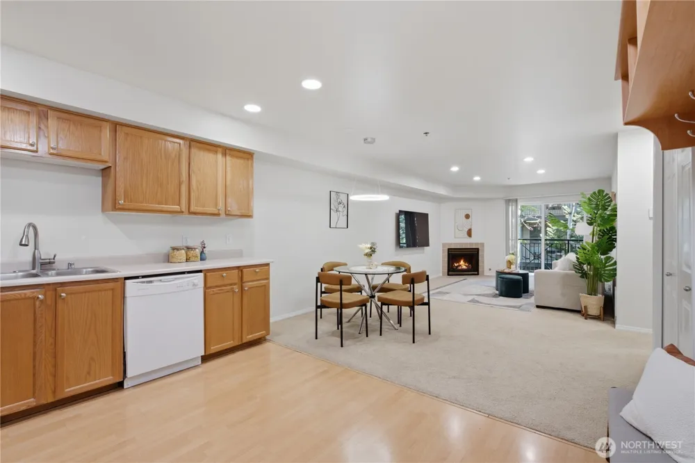 7912 170th Avenue NE #204 Redmond, WA 98052