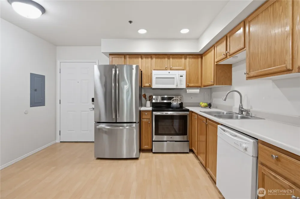 7912 170th Avenue NE #204 Redmond, WA 98052