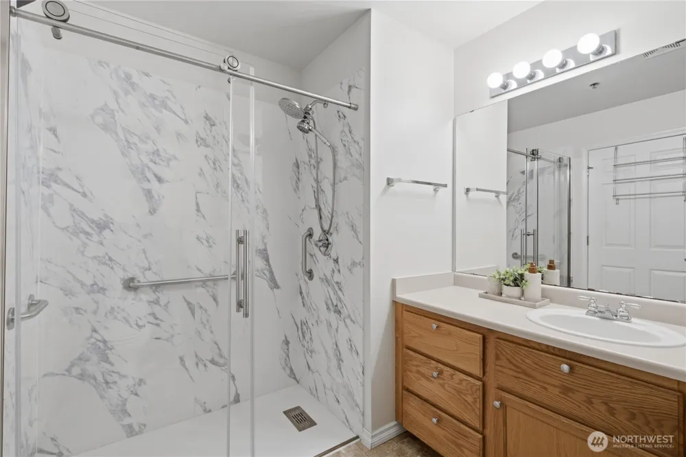 7912 170th Avenue NE #204 Redmond, WA 98052