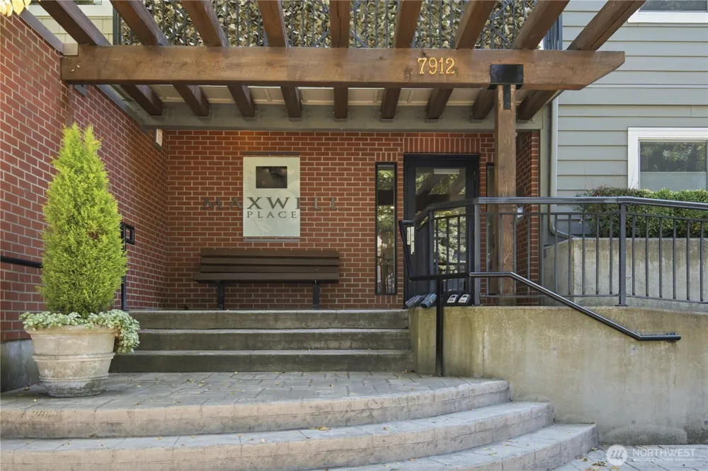 7912 170th Avenue NE #204 Redmond, WA 98052