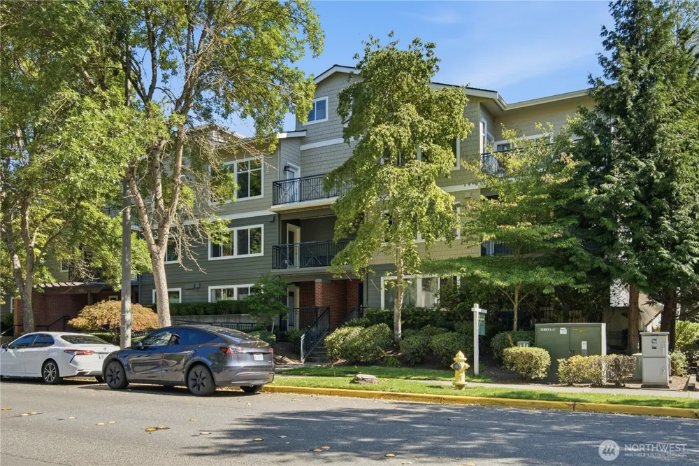 7912 170th Avenue NE #204 Redmond, WA 98052