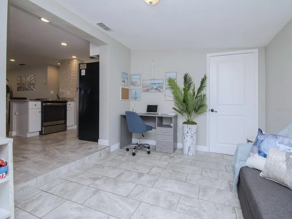 2613 E 111TH AVENUE Tampa, FL 33612