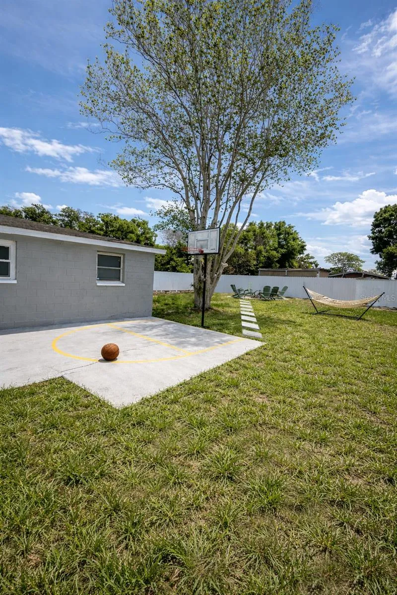 2613 E 111TH AVENUE Tampa, FL 33612