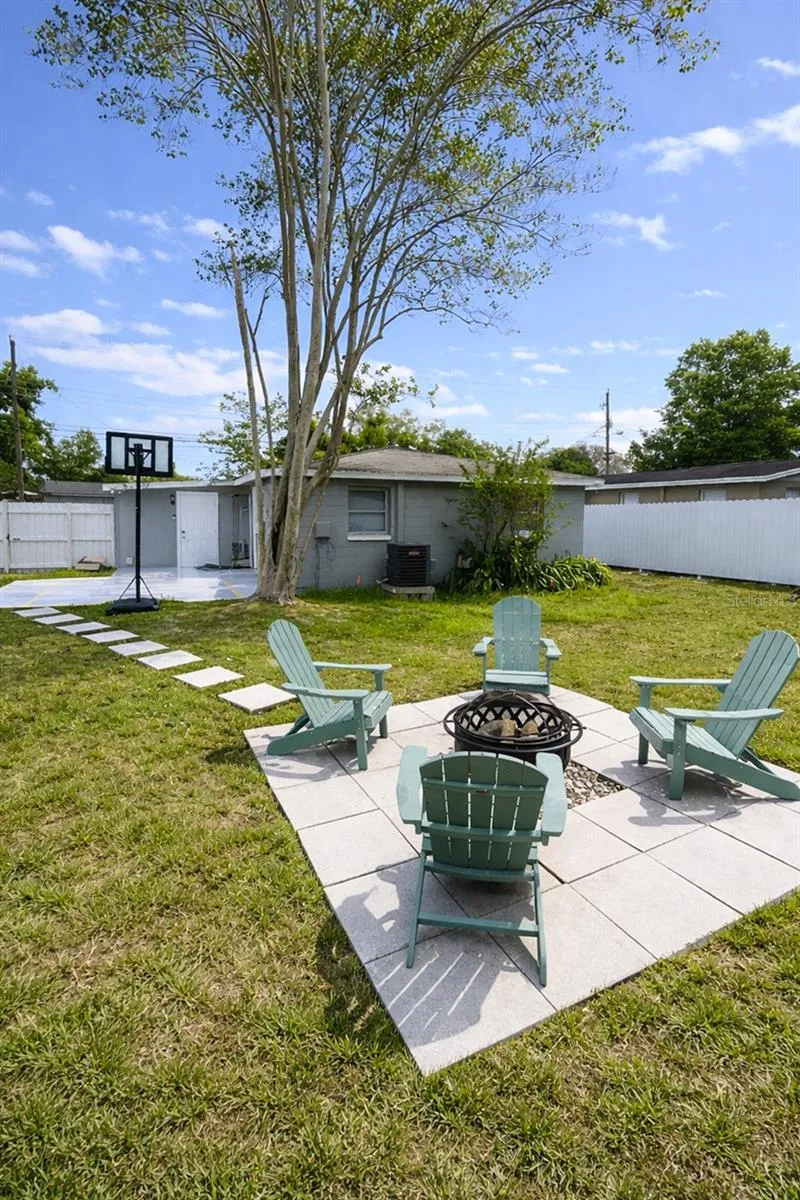 2613 E 111TH AVENUE Tampa, FL 33612