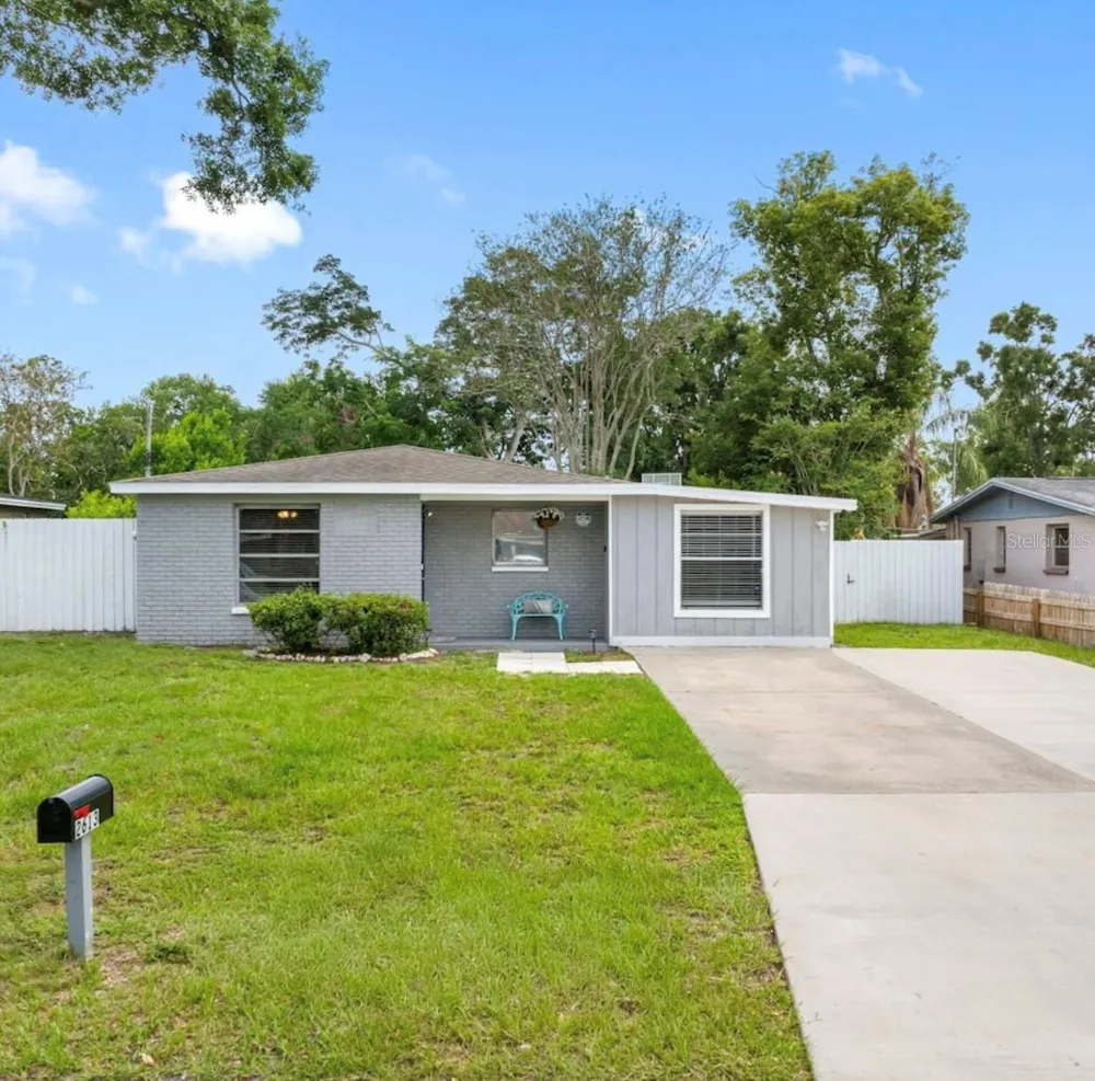 2613 E 111TH AVENUE Tampa, FL 33612