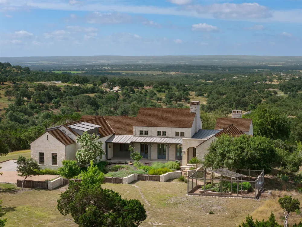 1691 Cool Water Ranch Road Fredericksburg, TX 78624