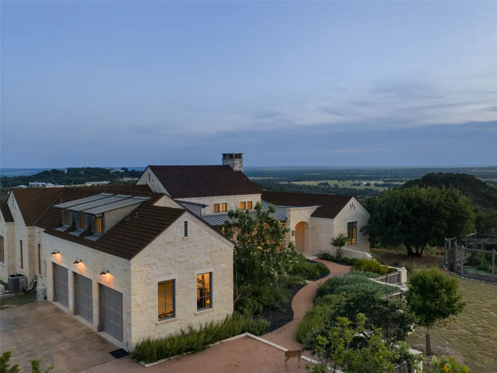 1691 Cool Water Ranch Road Fredericksburg, TX 78624