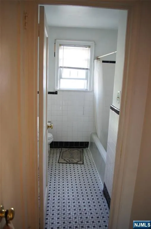 129 River Drive B Elmwood Park, NJ 07407