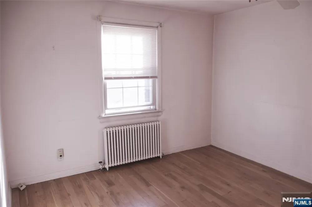 129 River Drive B Elmwood Park, NJ 07407