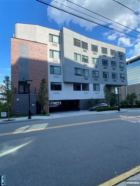 2150 N Central Road 406