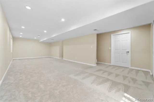 325 Stonehaven Street Circle Dacono, CO 80514