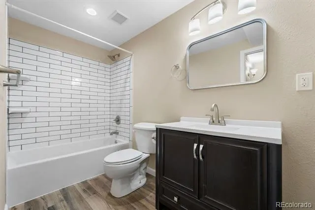 325 Stonehaven Street Circle Dacono, CO 80514