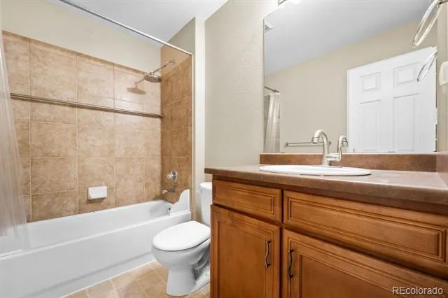 325 Stonehaven Street Circle Dacono, CO 80514