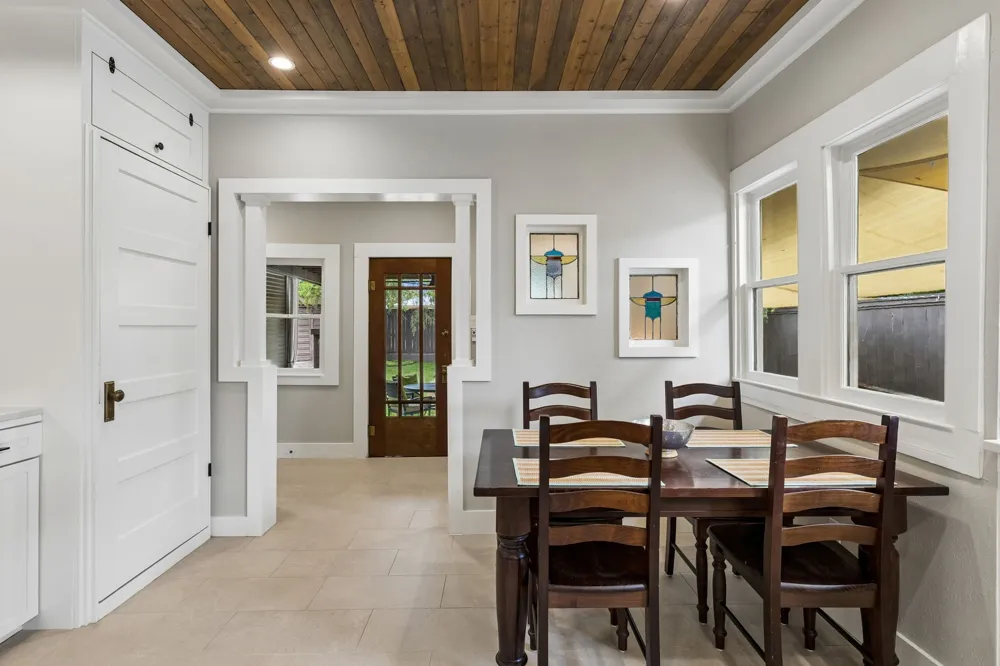 1011 Woodlawn Avenue Dallas, TX 75208