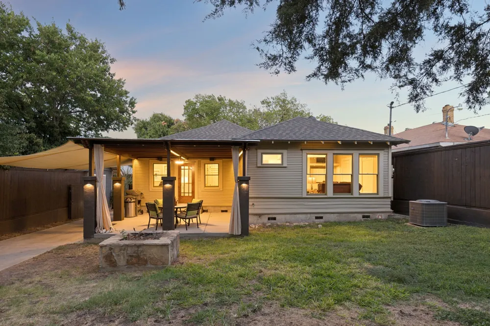 1011 Woodlawn Avenue Dallas, TX 75208