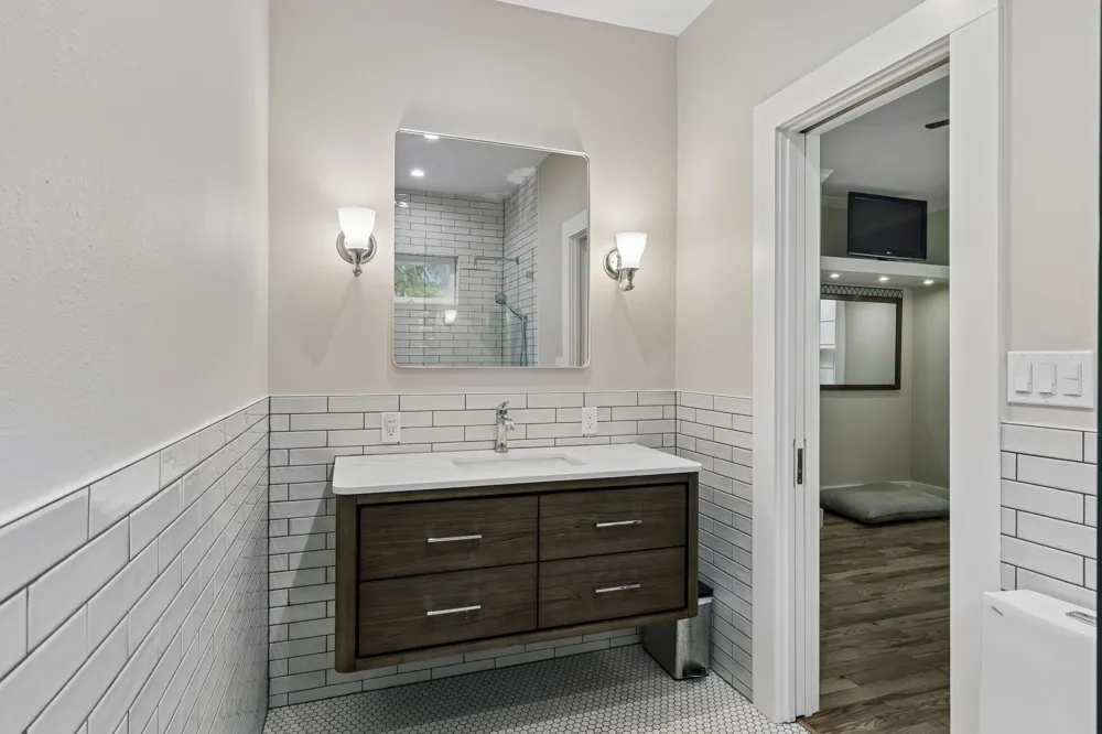 1011 Woodlawn Avenue Dallas, TX 75208