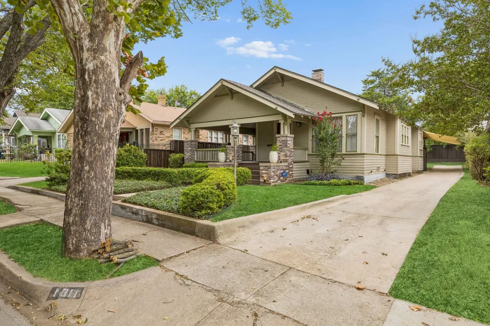 1011 Woodlawn Avenue Dallas, TX 75208