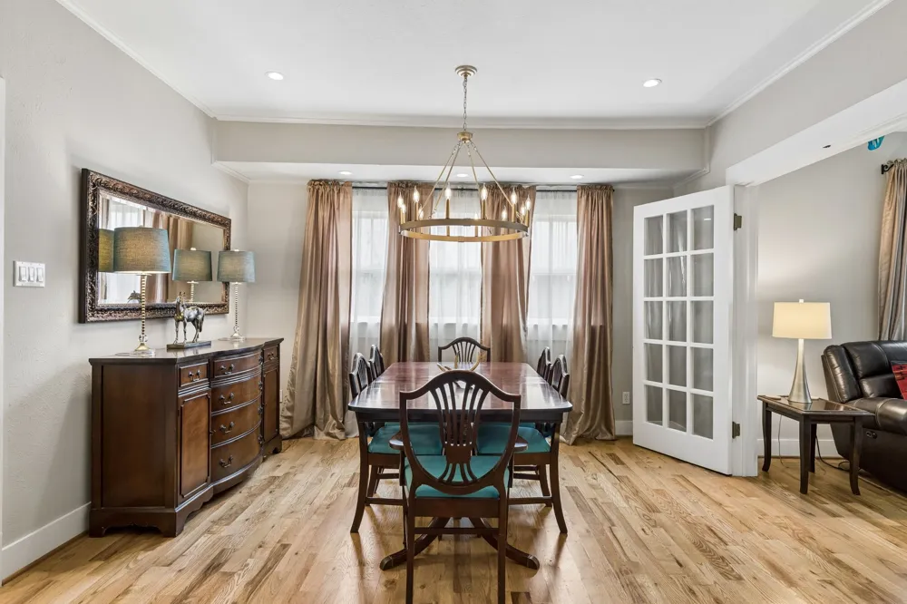 1011 Woodlawn Avenue Dallas, TX 75208
