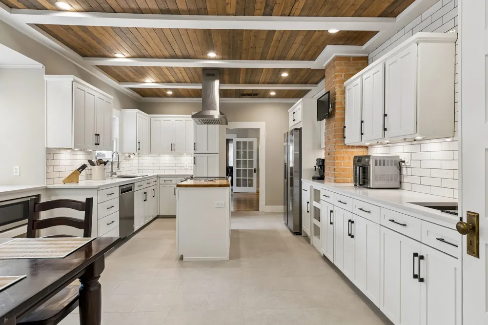 1011 Woodlawn Avenue Dallas, TX 75208