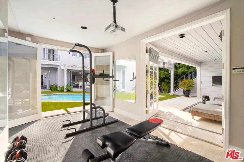 720 Crescent Drive Beverly Hills, CA 90210