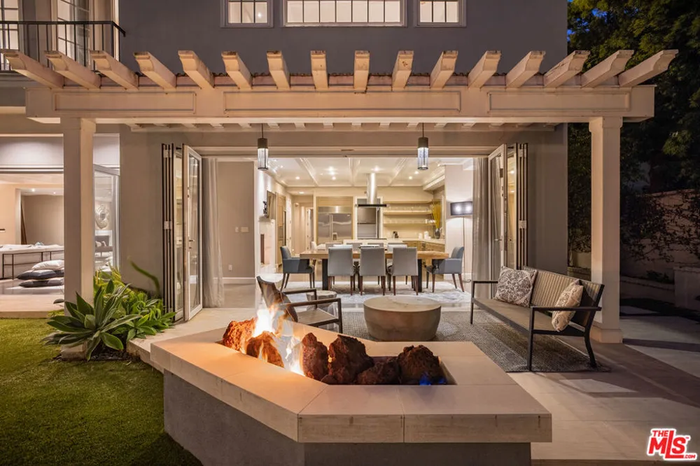 720 Crescent Drive Beverly Hills, CA 90210