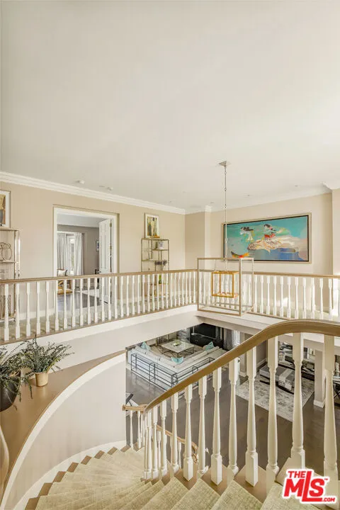720 Crescent Drive Beverly Hills, CA 90210