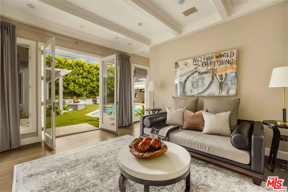 720 Crescent Drive Beverly Hills, CA 90210