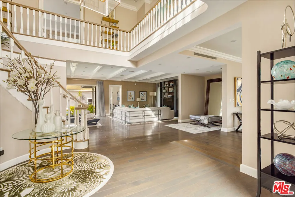 720 Crescent Drive Beverly Hills, CA 90210