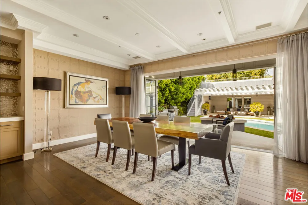 720 Crescent Drive Beverly Hills, CA 90210