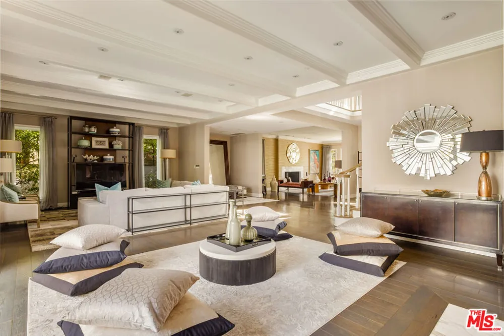 720 Crescent Drive Beverly Hills, CA 90210