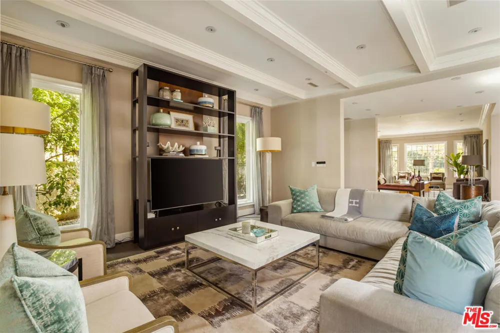 720 Crescent Drive Beverly Hills, CA 90210