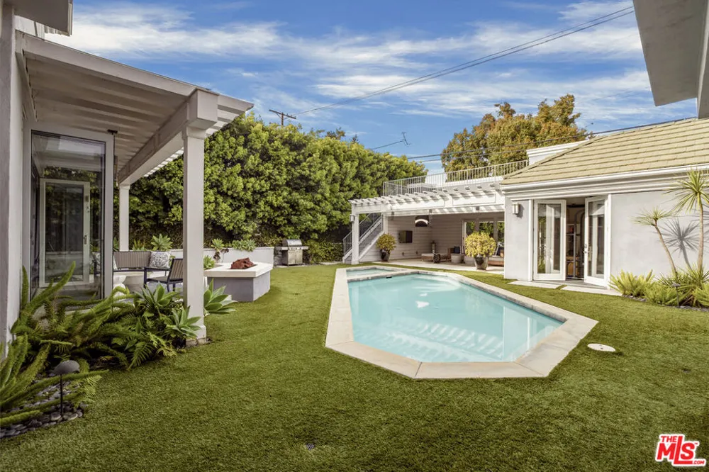 720 Crescent Drive Beverly Hills, CA 90210
