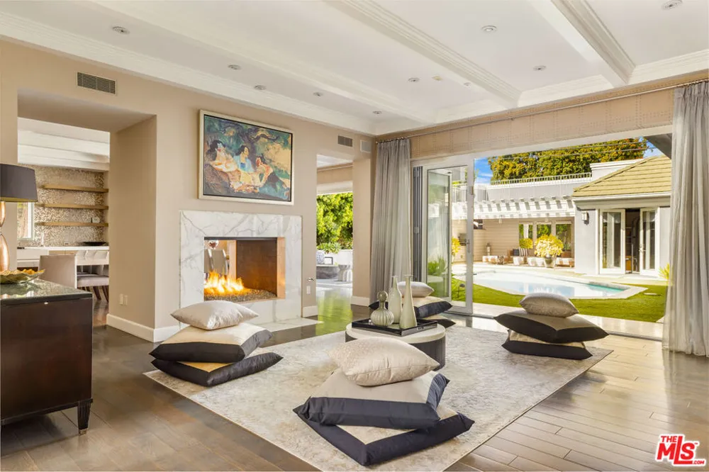 720 Crescent Drive Beverly Hills, CA 90210