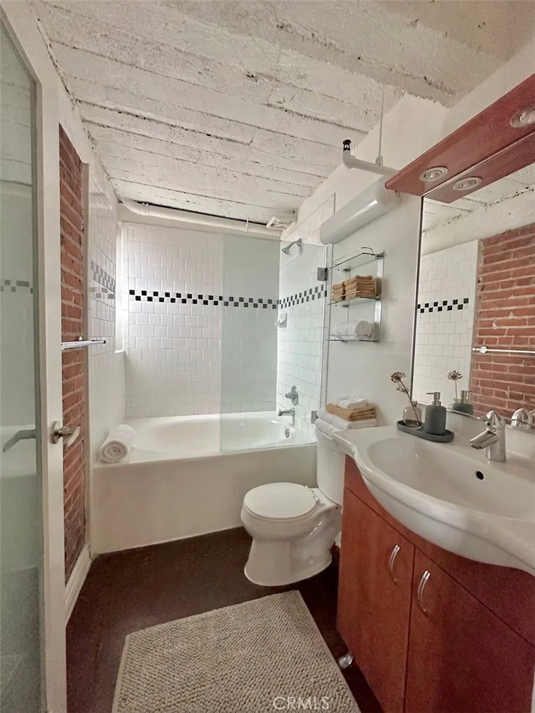 312 W 5th Street #1203 Los Angeles, CA 90013