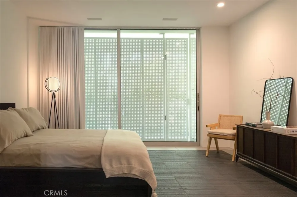 838 Kings Road #202 West Hollywood, CA 90069