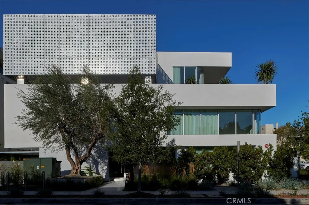 838 Kings Road #202 West Hollywood, CA 90069