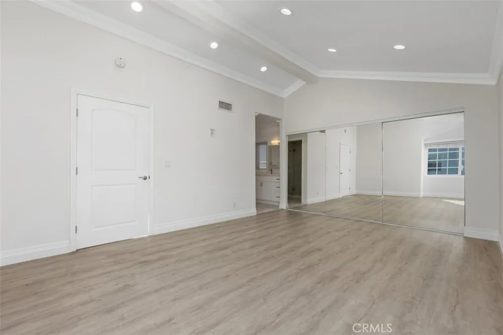 4 Rockwren Irvine, CA 92604