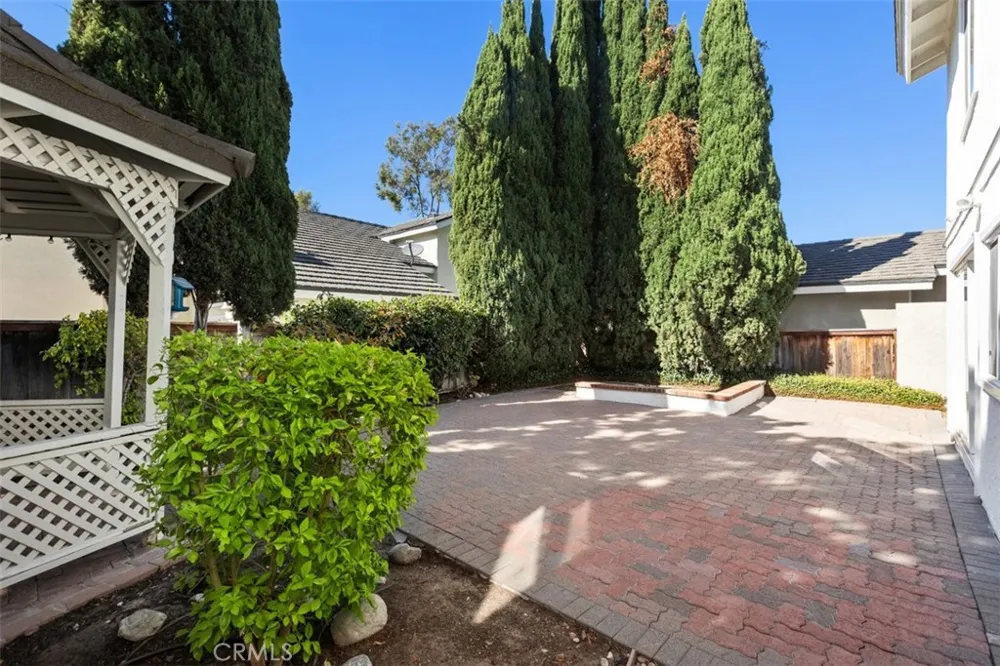4 Rockwren Irvine, CA 92604