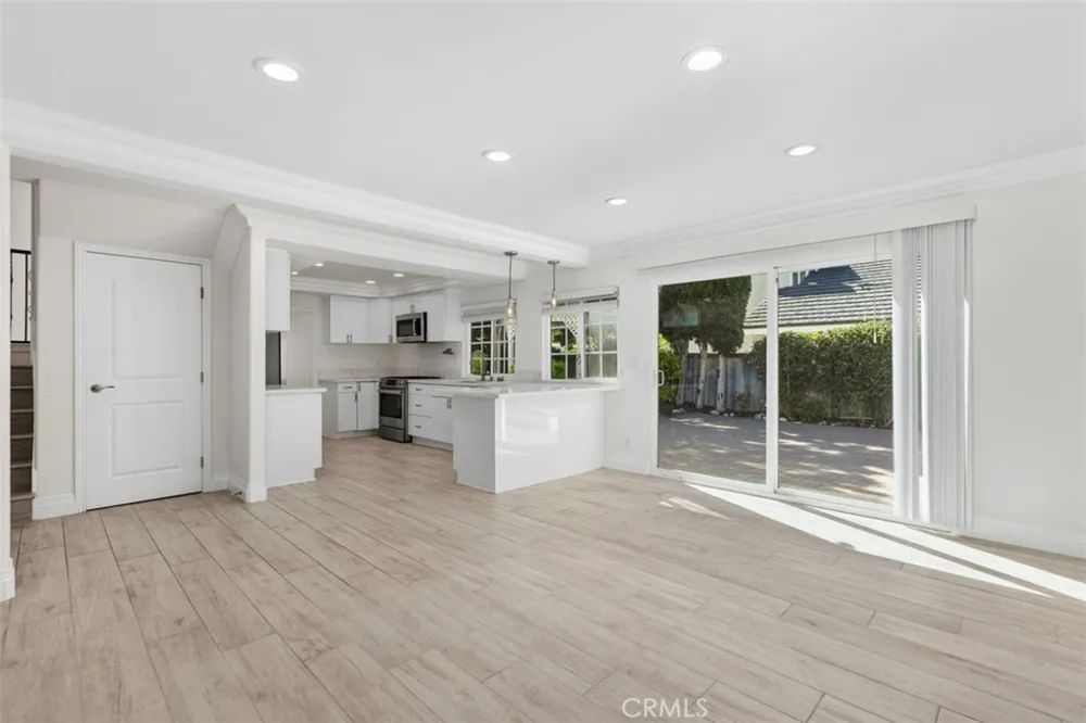 4 Rockwren Irvine, CA 92604