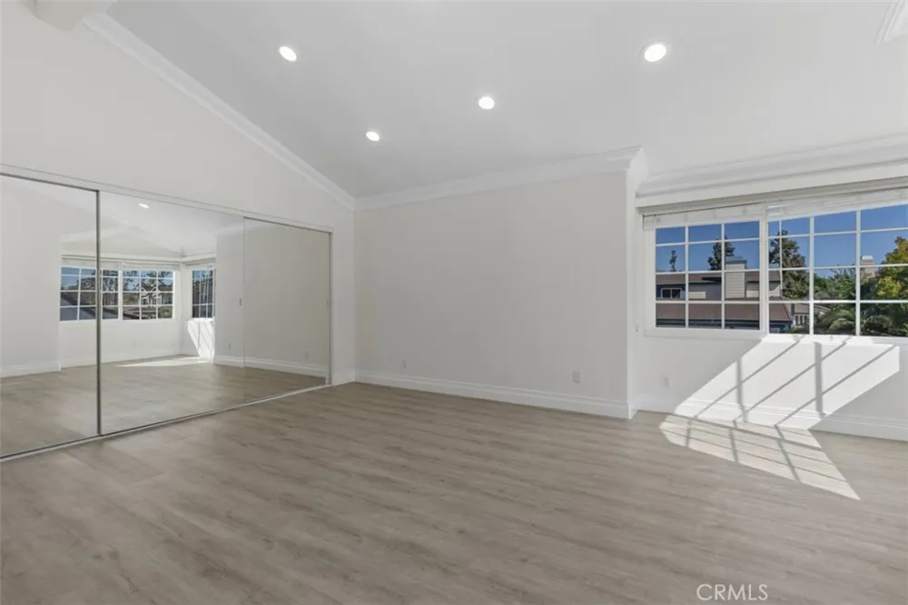 4 Rockwren Irvine, CA 92604