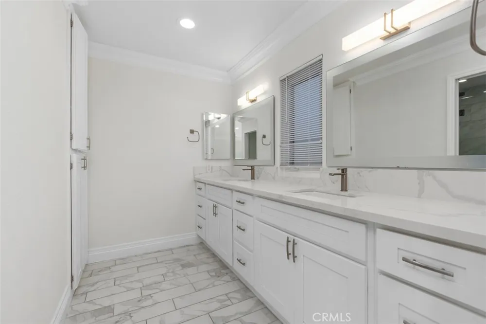 4 Rockwren Irvine, CA 92604