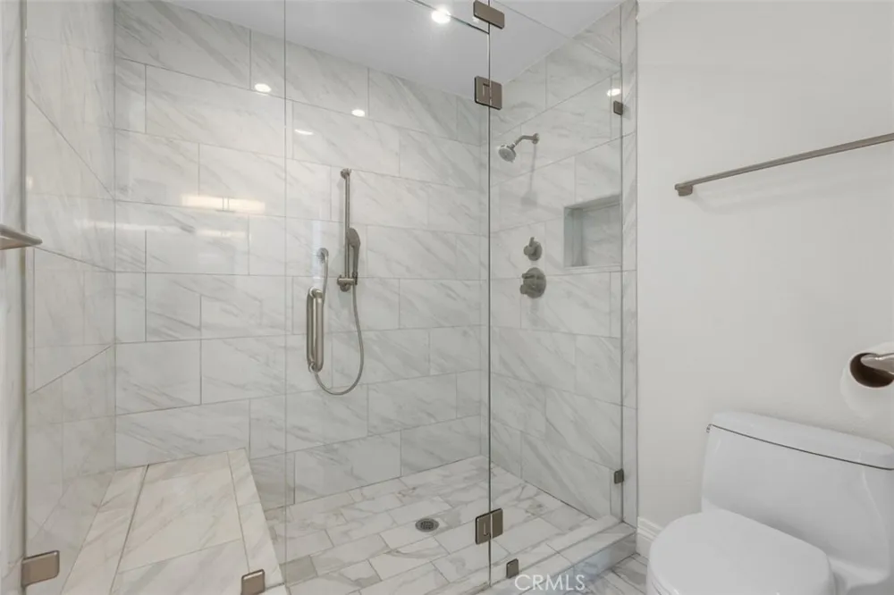 4 Rockwren Irvine, CA 92604