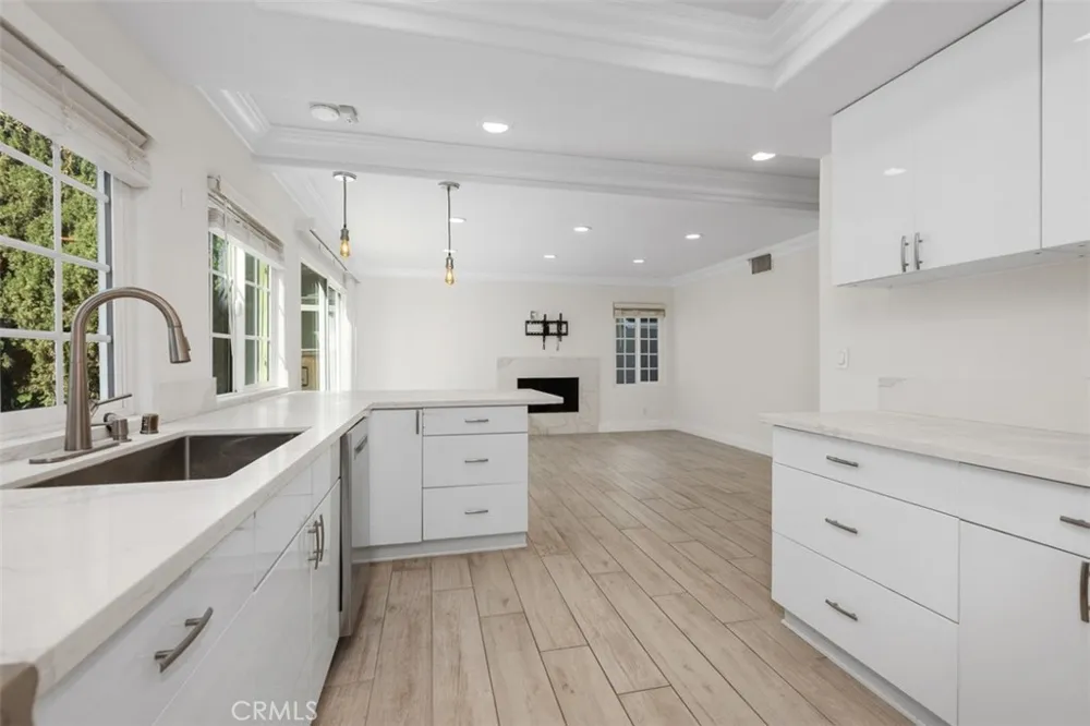 4 Rockwren Irvine, CA 92604