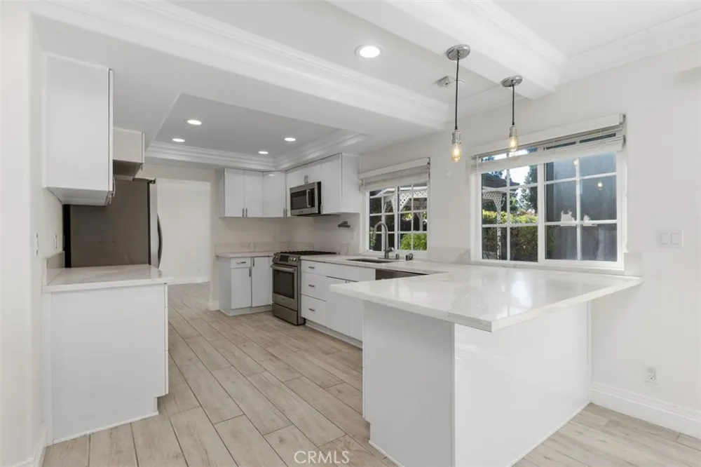 4 Rockwren Irvine, CA 92604